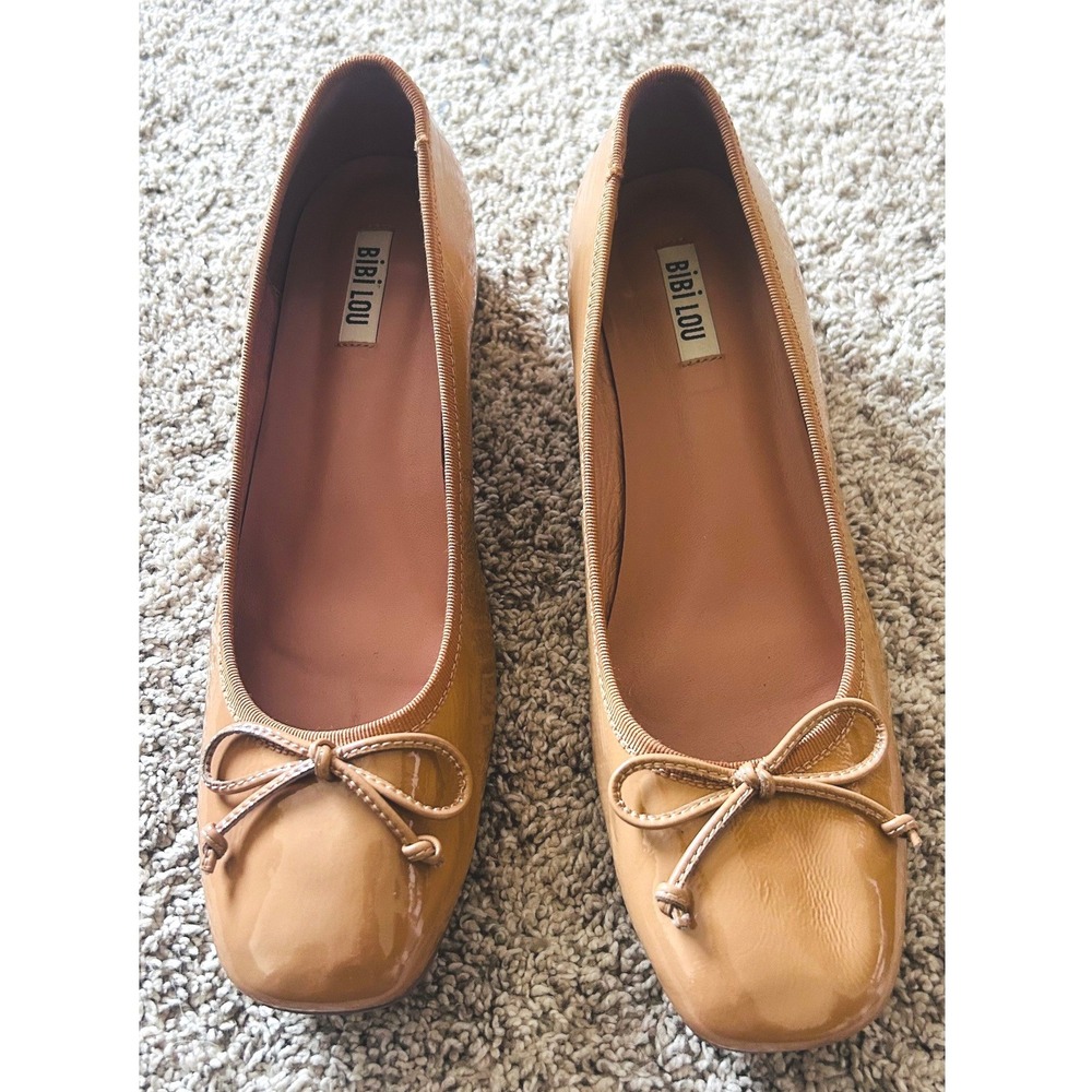 Bibi Lou Preppy Chic Classic Tan Patent Leather Square Toe Bow Block Pumps SZ 40
